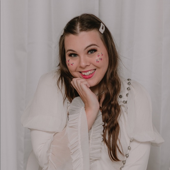 Meet your Posher, Elizabeth - Picture 1 of 1